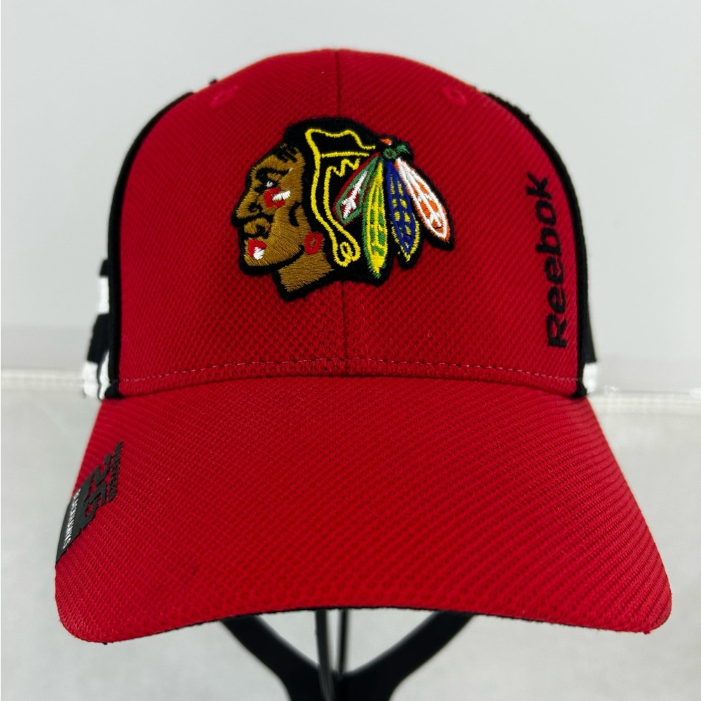 Chicago‎ Blackhawks Black & Red Fitted Hat Reebok NHL Hockey Cap Youth